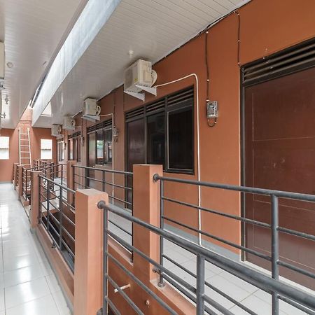 Reddoorz Syariah Near Siloam Hospitals Bulak Kapal Hotel Bekasi Buitenkant foto