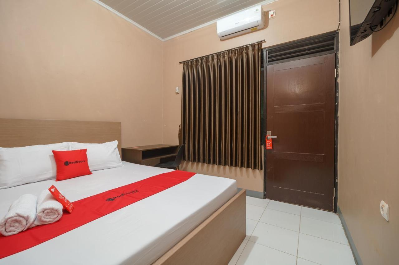 Reddoorz Syariah Near Siloam Hospitals Bulak Kapal Hotel Bekasi Buitenkant foto