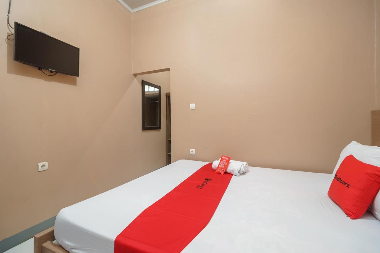Reddoorz Syariah Near Siloam Hospitals Bulak Kapal Hotel Bekasi Buitenkant foto