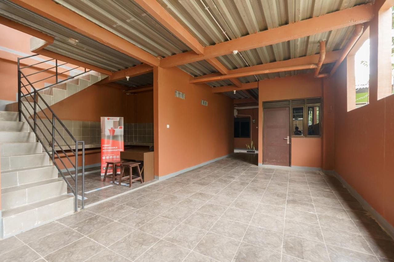 Reddoorz Syariah Near Siloam Hospitals Bulak Kapal Hotel Bekasi Buitenkant foto